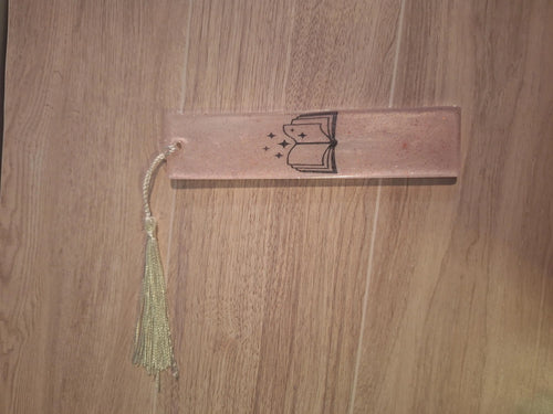 Custom Epoxy Resin Bookmark – Personalized Crafting Memories